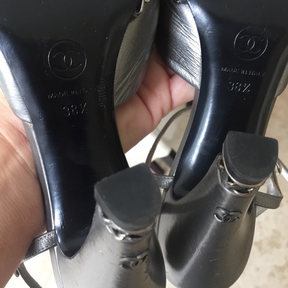 Chanel Formal Silver Grey Chain Heels - Picture 4 of 5